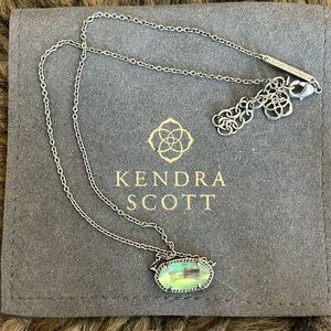 Kendra Scott Elyse necklace, does not come with bag/box